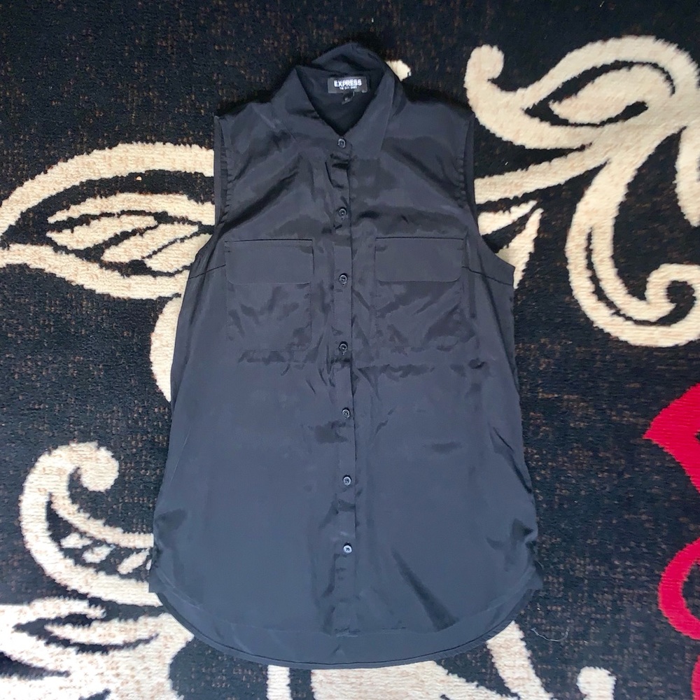 Collared Sleeveless Button Up